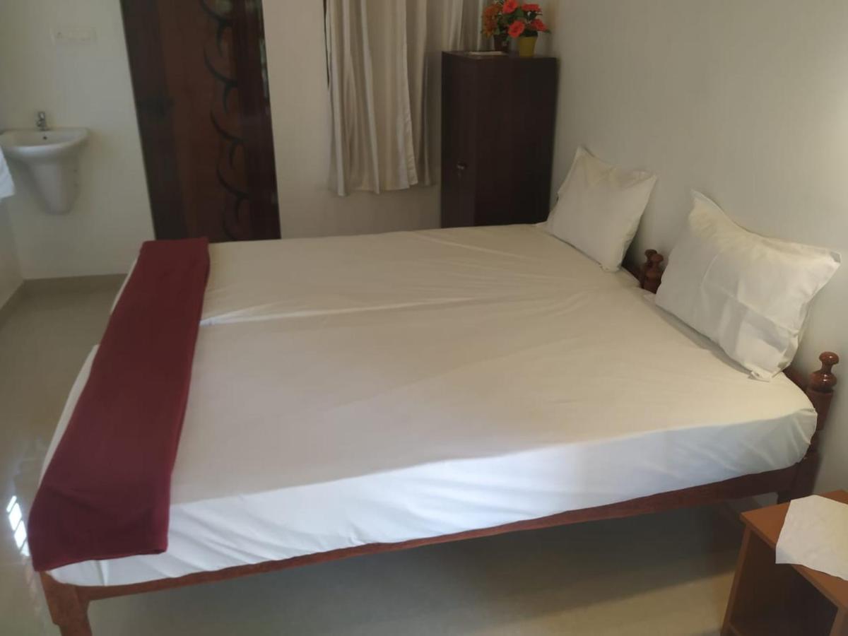 Vintage Inn Homestay Cherai Beach Exterior photo